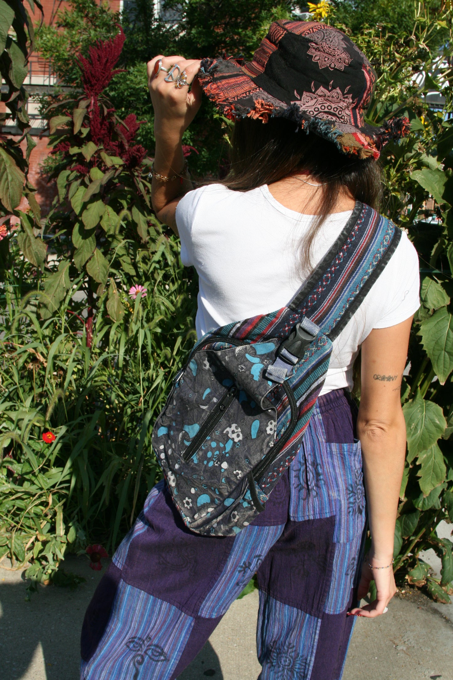 Multi-Pocket Sling • XO-4