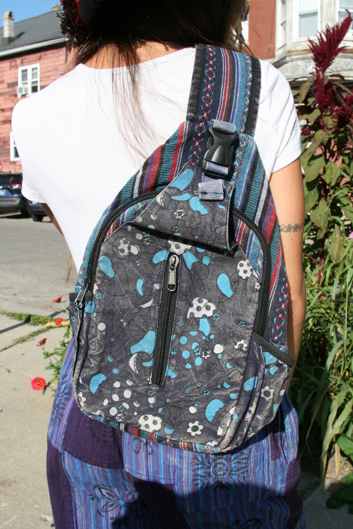 Multi-Pocket Sling • XO-4